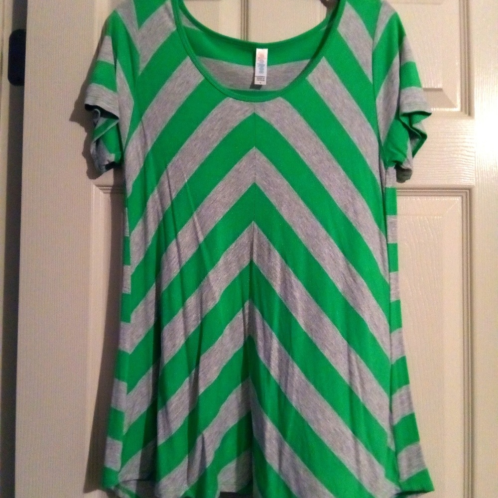 LulaRoe Classic Tee